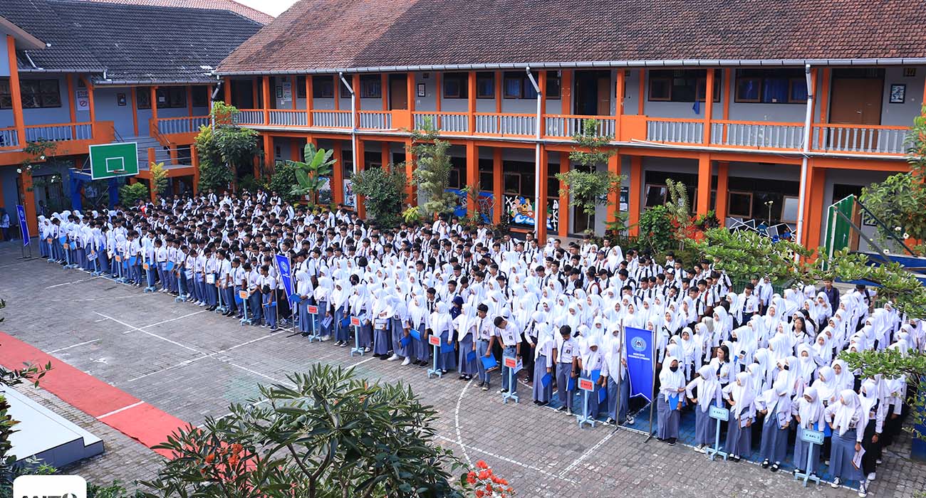 540 siswa baru SMK MIPHA antusias ikuti apel penyerahan siswa